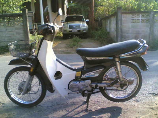 ขายดรีมคุรุสภา(ดำ)เล่มทะเบียนพร้อมชุดโอนรถเดิมเครื่องดีอะไหร่เดิมขาย 9500 บาท