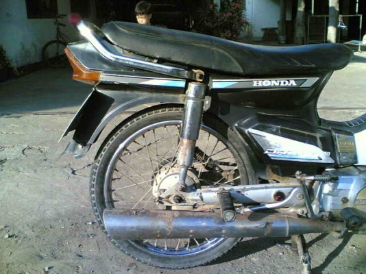 ขายดรีมคุรุสภา(ดำ)เล่มทะเบียนพร้อมชุดโอนรถเดิมเครื่องดีอะไหร่เดิมขาย 9500 บาท