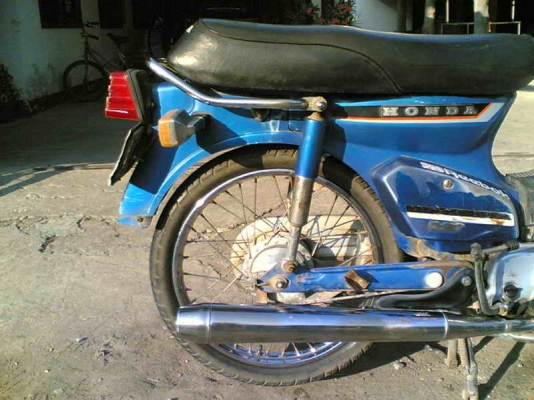 ขายC700cdi(น้ำเงิน)เล่มทะเบียนอย่างเดียวเครื่องดีอะไหร่ครบขาย 7500 บาท