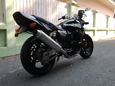 Xjr 400 99 รถสวยจริง โช๊ค Ohlins ปั๊มเบรค brembo ท่อสูตร ไฟติดทุกดวง รอบดี สีสวย แถม พรบ ให้อีก  ราคา 57000