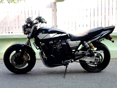 Xjr 400 99 รถสวยจริง โช๊ค Ohlins ปั๊มเบรค brembo ท่อสูตร ไฟติดทุกดวง รอบดี สีสวย แถม พรบ ให้อีก  ราคา 57000