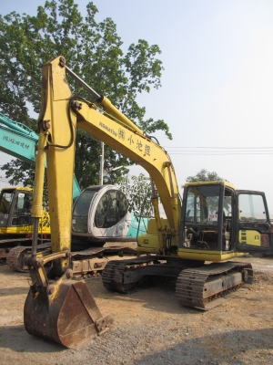 KOMATSU PC120-6  เก่านอก เอวแน่น ปั็มแรง สภาพพร้อมใช้ สุดๆเอาไปแบ่งกันใช้ได้เลยครับ   น้องร็อค จัดหั้ย สนใจโทร สอบถามได้ 081-8535656