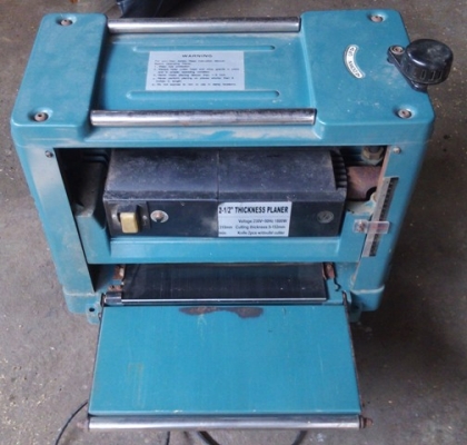 เครื่องไสไม้ สภาพดี ยี่ห้อ YESER