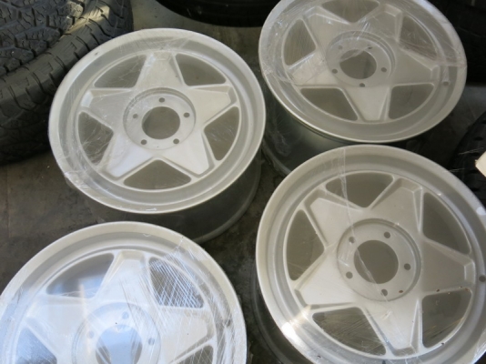 ขาย Mag Ferrari Testarosa ของแท้ น็อตหัวเดียว 4 วง สภาพใหม่มาก