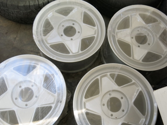 ขาย Mag Ferrari Testarosa ของแท้ น็อตหัวเดียว 4 วง สภาพใหม่มาก