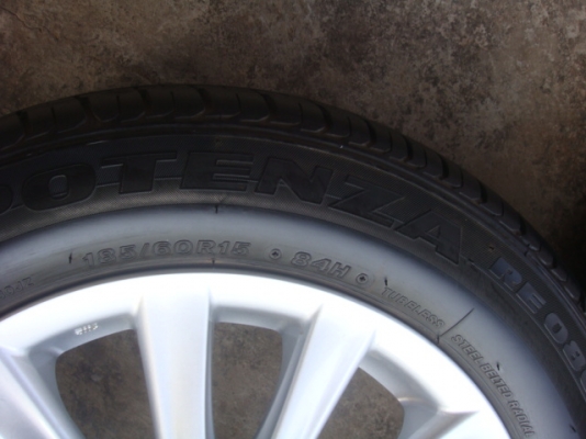 ขายล้อแม็กซ์ วีออส 12 ก้านคับ พร้อมยาง ปลายปี 11 คับ