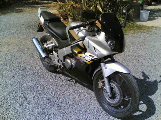 ขาย CBR150 ตัวเก่ากุญแจเล็กพร้อมใช้เครื่องเดิมๆ กริ๊บๆ ถูกๆซักคันเครื่องเดิมไม่ดัง กริ๊บๆภาษีไม่ขาดขาย 28500 บาท