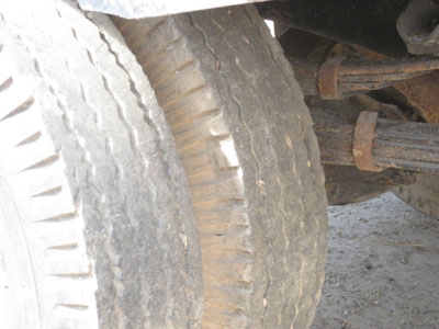 ขายหกล้อโดยสาร NKR 110 สภาพดี มีแนนซ์ให้ยอด 250000 Tel. 088-4501277