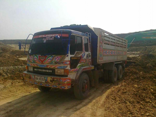 10ล้อดั้มISUZU ROCK240 หัวขาวตัวสุดท้ายทำแลบลาย