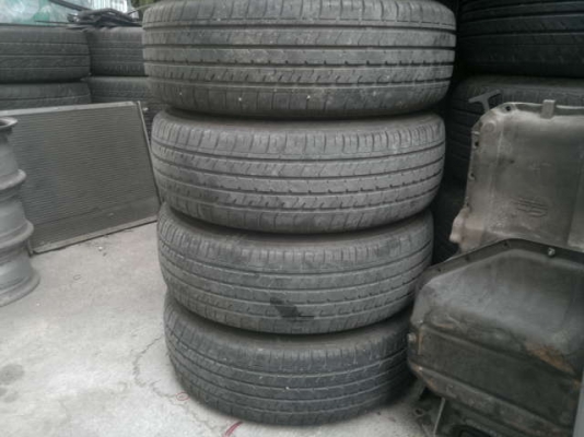 ---- ขาย ---- ยาง MAXXIS  205/60R16  ปี 1711