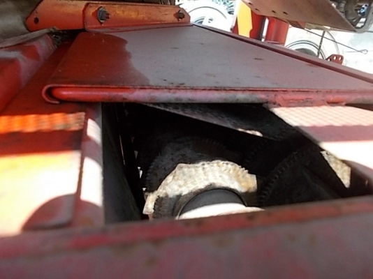 รหัส:13001004รถเกี่ยวข้าวนั่งขับ2in1สามารถปรับที่เกี่ยวขึ้นลงได้เกี่ยวง่ายพร้อมนวดข้าวwww.nihonmono.com