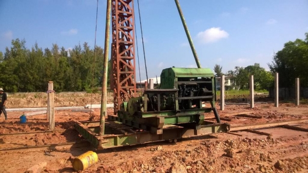 ขายปั้นจั่นสามขา ตุ้ม4ตัน เครื่องดี สภาพใช้งานอยู่ตลอดครับ