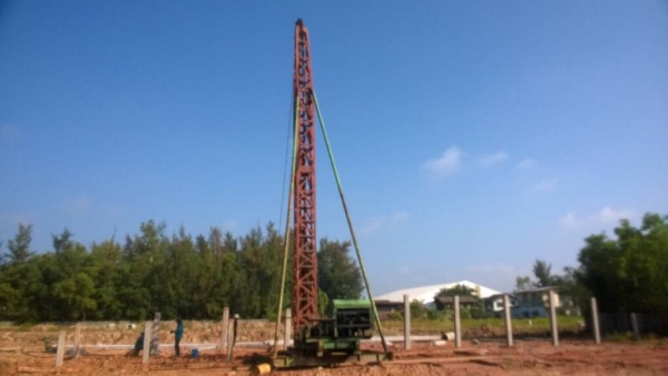 ขายปั้นจั่นสามขา ตุ้ม4ตัน เครื่องดี สภาพใช้งานอยู่ตลอดครับ