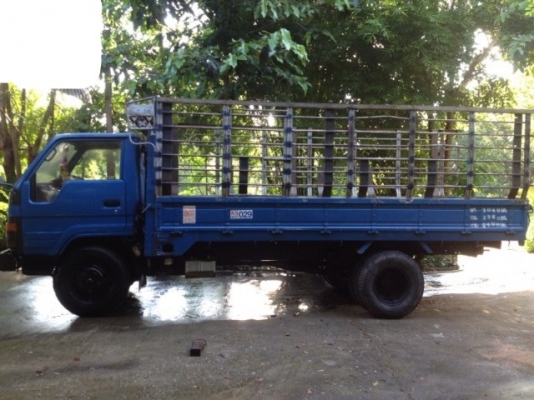 โตโยต้า BU   115 แรง  สภาพดีมาก ราคา  300,000 บาท