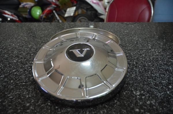 ขายฝาครอบล้อ Volvo 144 สภาพดี 4 ฝา 1,400.-