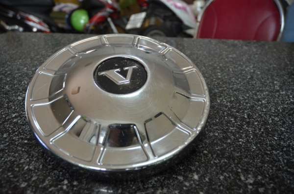 ขายฝาครอบล้อ Volvo 144 สภาพดี 4 ฝา 1,400.-