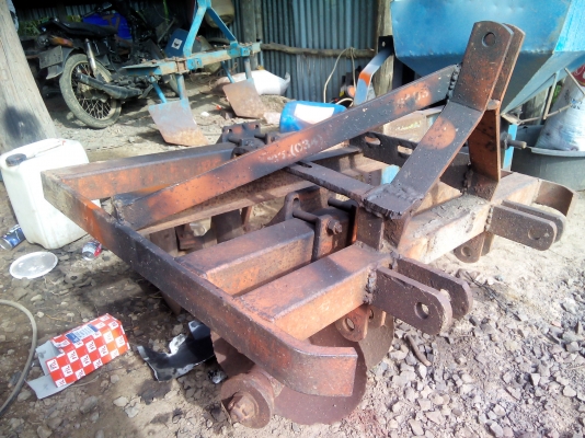 ผานพรวนดิน ยกร่อง สี่ใบ ตามสภาพ