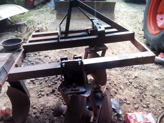 ผานพรวนดิน ยกร่อง สี่ใบ ตามสภาพ