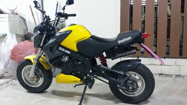 Stallions mini sport naked 125cc. ปี 57 รถพึ่งออกเงินสดมาได้เดือนกว่าๆ ใหม่เหมือนมือ1 วิ่ง 700 กม. เท่านั้น มีเล่ม เอกสารพร้อม