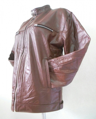 ขอเสนอเสื้อหนังคอจีน มีสีดำ/น้ำตาล ของใหมทุกตัว มีทุกไซส์ ครับ