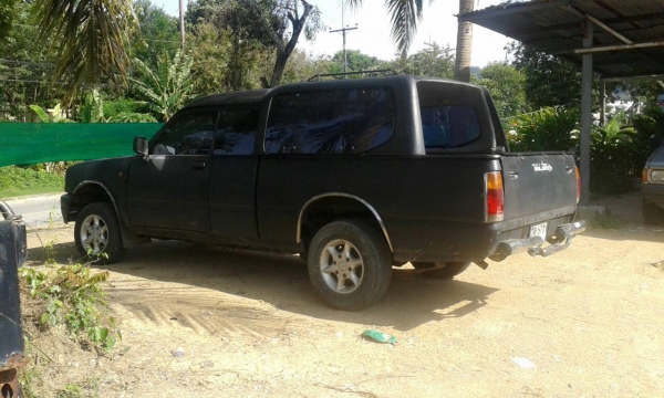 ขอขายอีซุ2500ฝาทองเอกสารครบทะเบียน57 ขอขายอีซุ2500ฝาทองเอกสารครบทะเบียน57