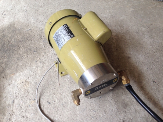 ขายปั้มเคมี Iwaki Magnet gear pump ขนาด 1/4 HP. 220V ไฟบ้าน สภาพสวยมาก พร้อมใช้งาน ขายปั้มเคมี Iwaki Magnet gear pump ขนาด 1/4 HP. 220V ไฟบ้าน สภาพสวยมาก พร้อมใช้งาน