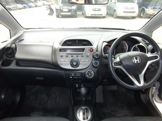 ขาย HONDA JAZZ 1.5SV i-VTEC AUTO 2008 ตัวท็อป รถสวยสภาพป้ายแดง ผู้หญิงใช้มือเดียวออกห้าง ไม่เคยติดแก็ส ขาย HONDA JAZZ 1.5SV i-VTEC AUTO 2008 ตัวท็อป รถสวยสภาพป้ายแดง ผู้หญิงใช้มือเดียวออกห้าง ไม่เคยติดแก็ส
