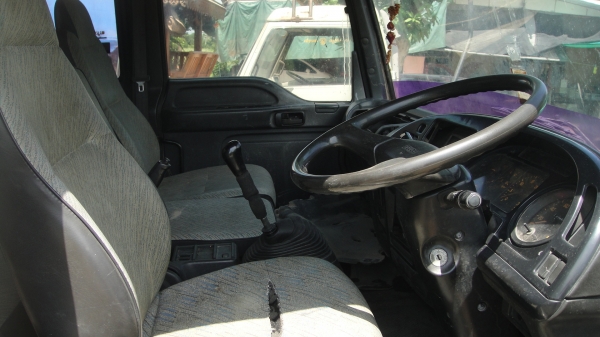 หัวรถ ISUZU DECA บางๆเดิมๆไม่เคยทำสี ภายในสวยมาก ของครบ พึ่งยกลง ขายราคาถูก หัวรถ ISUZU DECA บางๆเดิมๆไม่เคยทำสี ภายในสวยมาก ของครบ พึ่งยกลง ขายราคาถูก