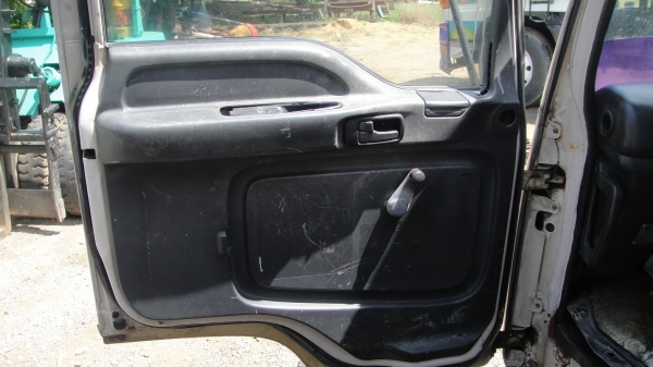 หัวรถ ISUZU DECA บางๆเดิมๆไม่เคยทำสี ภายในสวยมาก ของครบ พึ่งยกลง ขายราคาถูก