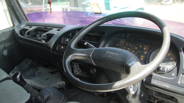 หัวรถ ISUZU DECA บางๆเดิมๆไม่เคยทำสี ภายในสวยมาก ของครบ พึ่งยกลง ขายราคาถูก หัวรถ ISUZU DECA บางๆเดิมๆไม่เคยทำสี ภายในสวยมาก ของครบ พึ่งยกลง ขายราคาถูก