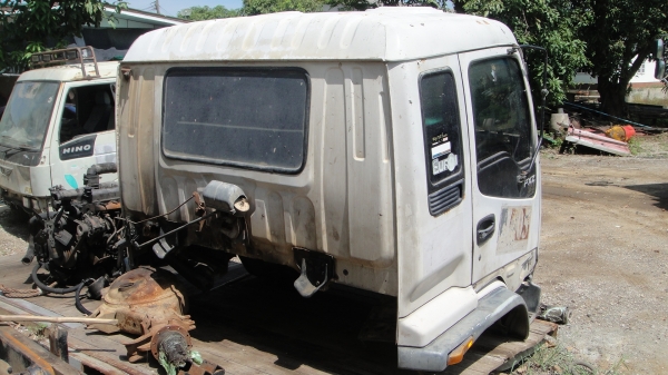 หัวรถ ISUZU DECA บางๆเดิมๆไม่เคยทำสี ภายในสวยมาก ของครบ พึ่งยกลง ขายราคาถูก หัวรถ ISUZU DECA บางๆเดิมๆไม่เคยทำสี ภายในสวยมาก ของครบ พึ่งยกลง ขายราคาถูก