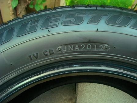 ขายยาง 195-60-15 1 ชุดปี 12สภาพดี 4 เส้น 2300 บาท