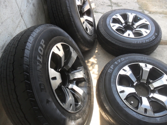 ล้อแม็ก 15นิ้ว 6รู พร้อมยาง 195/80R15ปี10 สวยๆ ดึงๆ 4 ล้อราคา 6900 บาท ล้อแม็ก 15นิ้ว 6รู พร้อมยาง 195/80R15ปี10 สวยๆ ดึงๆ 4 ล้อราคา 6900 บาท