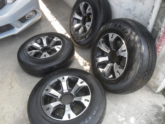 ล้อแม็ก 15นิ้ว 6รู พร้อมยาง 195/80R15ปี10 สวยๆ ดึงๆ 4 ล้อราคา 6900 บาท