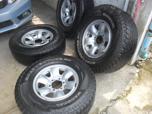 ล้อกะทะ 16นิ้ว 6รู พร้อมยาง 265/75R16ปี11 สวยๆ 4 ล้อ ราคา 6900 บาท