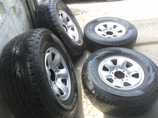 ล้อกะทะ 16นิ้ว 6รู พร้อมยาง 265/75R16ปี11 สวยๆ 4 ล้อ ราคา 6900 บาท