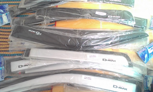 คิ้วกันสาดรถยนต์หลากหลายรุ่น ลดล้างสต๊อก