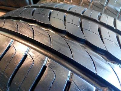ยาง Pirelli 195/65/15 ปี12