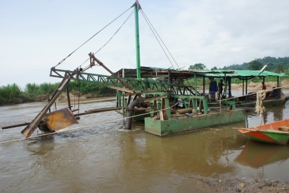 ขายเรือดูดทรายเครื่อง HINO8สูบ พร้อมอุปกรณ์