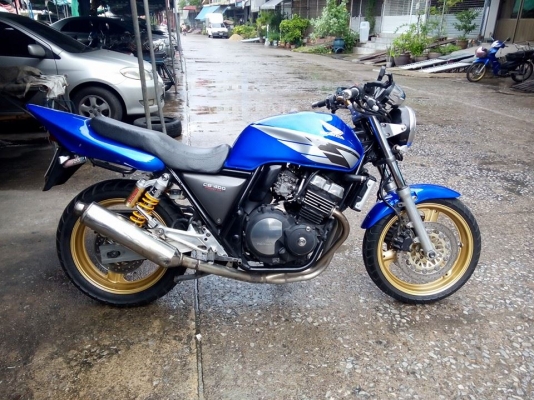 โอ บางนา ขาย cb400 ปี96 ทะเบียนพร้อมโอน รถพร้อมใช้ สีทำมาใหม่ทั้งคัน  โซ่เสตอร์ ยางเต็ม ราคา 74000 บาท