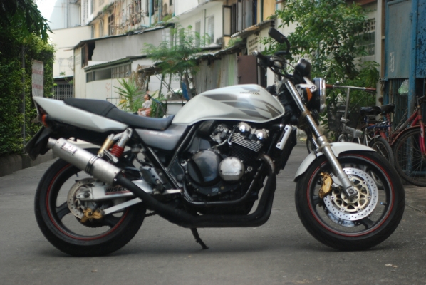 โอ บางนา ขาย cb 400เทค1 ปี2000 สำเนาทะเบียน เครื่องดี รถพร้อมใช้งาน  ยางเต็ม ราคา 69000 บาท