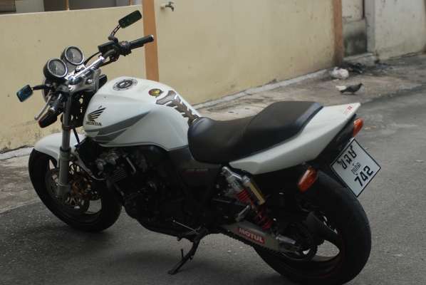 โอ บางนา ขาย cb 400เทค1 ปี2000 สำเนาทะเบียน เครื่องดี รถพร้อมใช้งาน  ยางเต็ม ราคา 69000 บาท