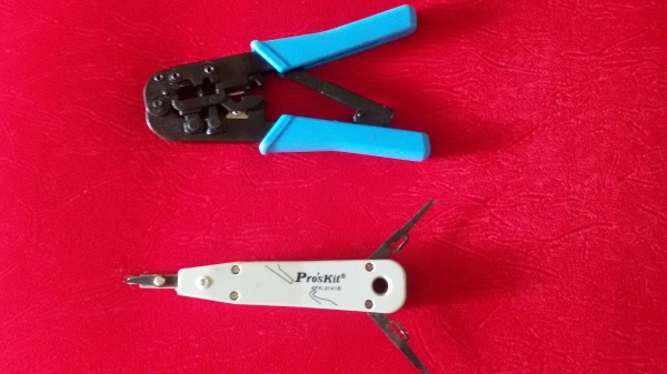 คีมย้ำสายแลนและสายโทรศัพย์