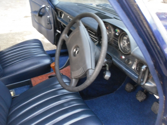 ขายbenzตาตั้งราคาถูกๆคับ เครื่องดีเชลเกียร์ธรรมดา รถมีทะเบียนคับ