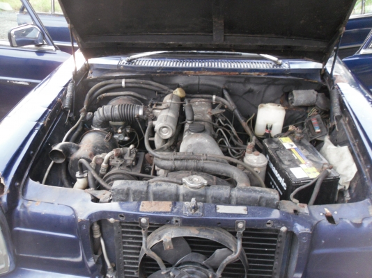 ขายbenzตาตั้งราคาถูกๆคับ เครื่องดีเชลเกียร์ธรรมดา รถมีทะเบียนคับ