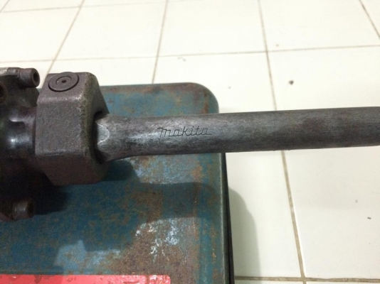 ขายสกัดแย็กตัวใหญ่ Makita รุ่น HM 1302