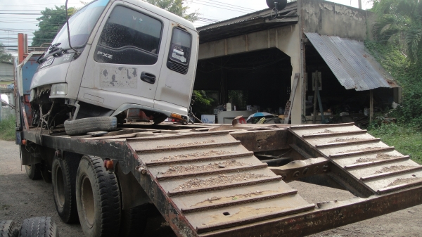 เทรลเลอร์10ล้อหน้ายาว เครื่อง6BD1(165แรง)เครื่องดี แน่น แห้ง คัสฃีสวยไม่ผุพร้อมใช้ ขายราคาอะไหล่ ไม่มีเล่ม