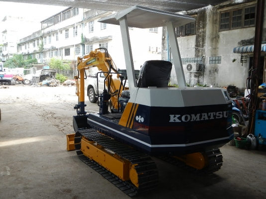 ขายรถขุด BACKHOE KOMATSU PC20 รุ่น5 พร้อมใช้งาน ขายรถขุด BACKHOE KOMATSU PC20 รุ่น5 พร้อมใช้งาน