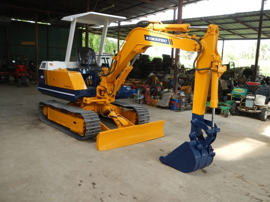 ขายรถขุด BACKHOE KOMATSU PC20 รุ่น5 พร้อมใช้งาน ขายรถขุด BACKHOE KOMATSU PC20 รุ่น5 พร้อมใช้งาน