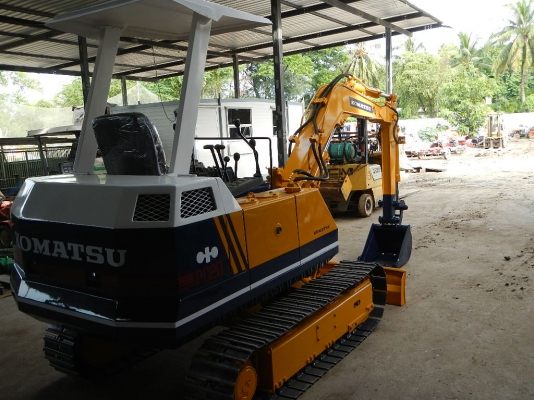 ขายรถขุด BACKHOE KOMATSU PC20 รุ่น5 พร้อมใช้งาน ขายรถขุด BACKHOE KOMATSU PC20 รุ่น5 พร้อมใช้งาน